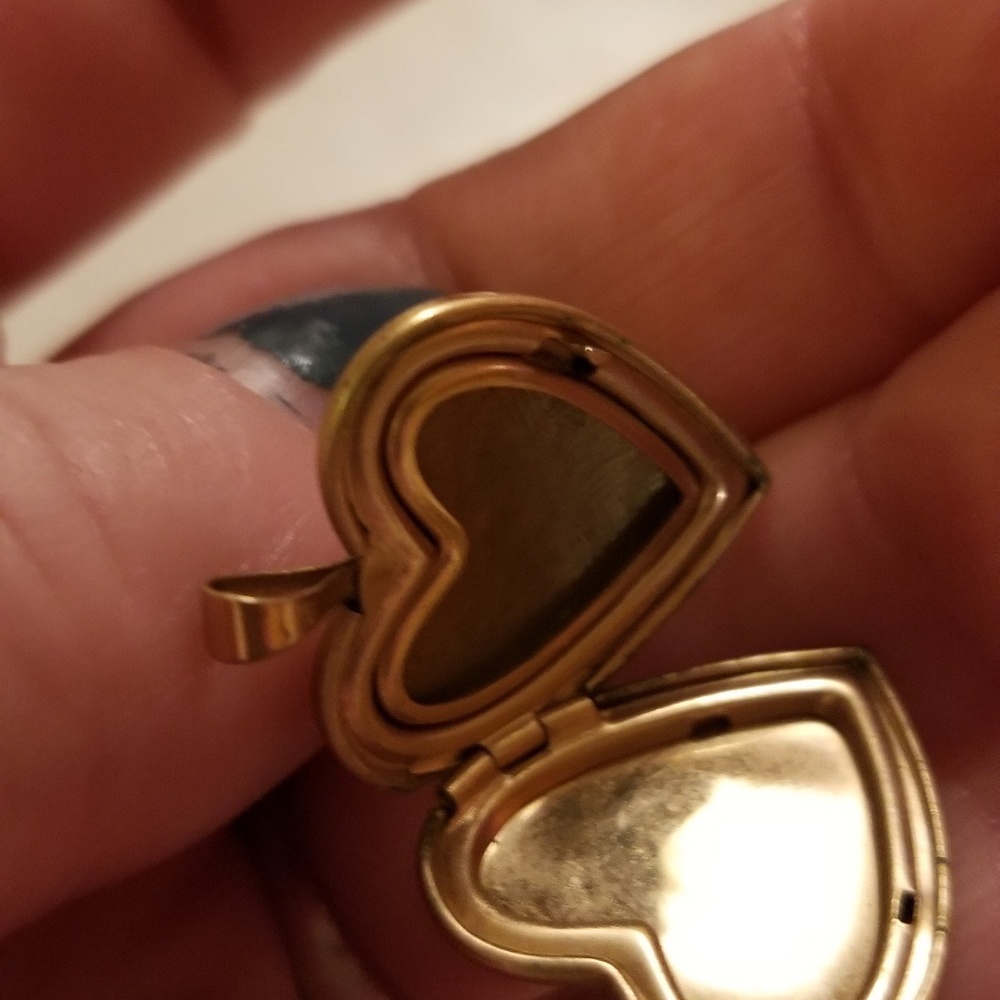 Gold locket - Picture 2 of 4